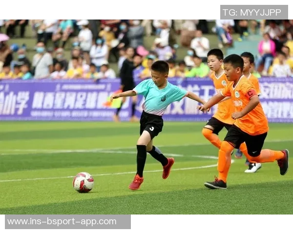 智诚足球学校培养未来足球明星助力青少年成长与发展